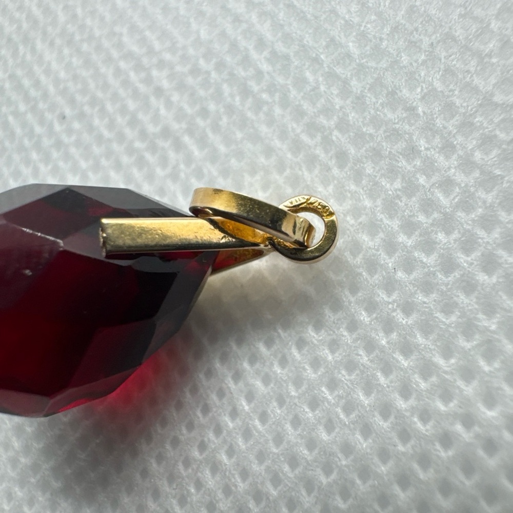 18K Yellow Gold Pendant/charm with Faceted Red Glass Teardrop, Birthstone, 750 - Picture 7 of 16